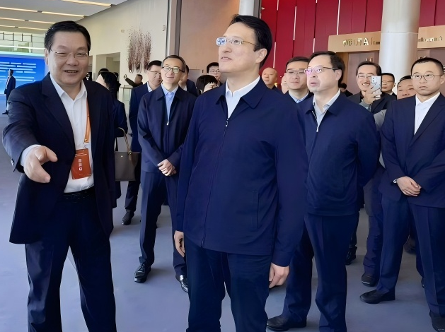 最新资讯 | 国家医保局局长章柯在参观获奖案例时作出重要指示